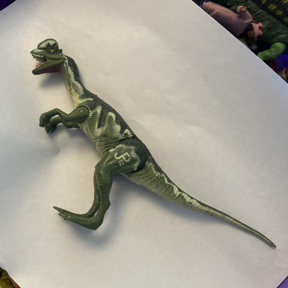 Vintage 1993 Kenner Jurassic Park Dilophosaurus Spitter Action Figure JP02